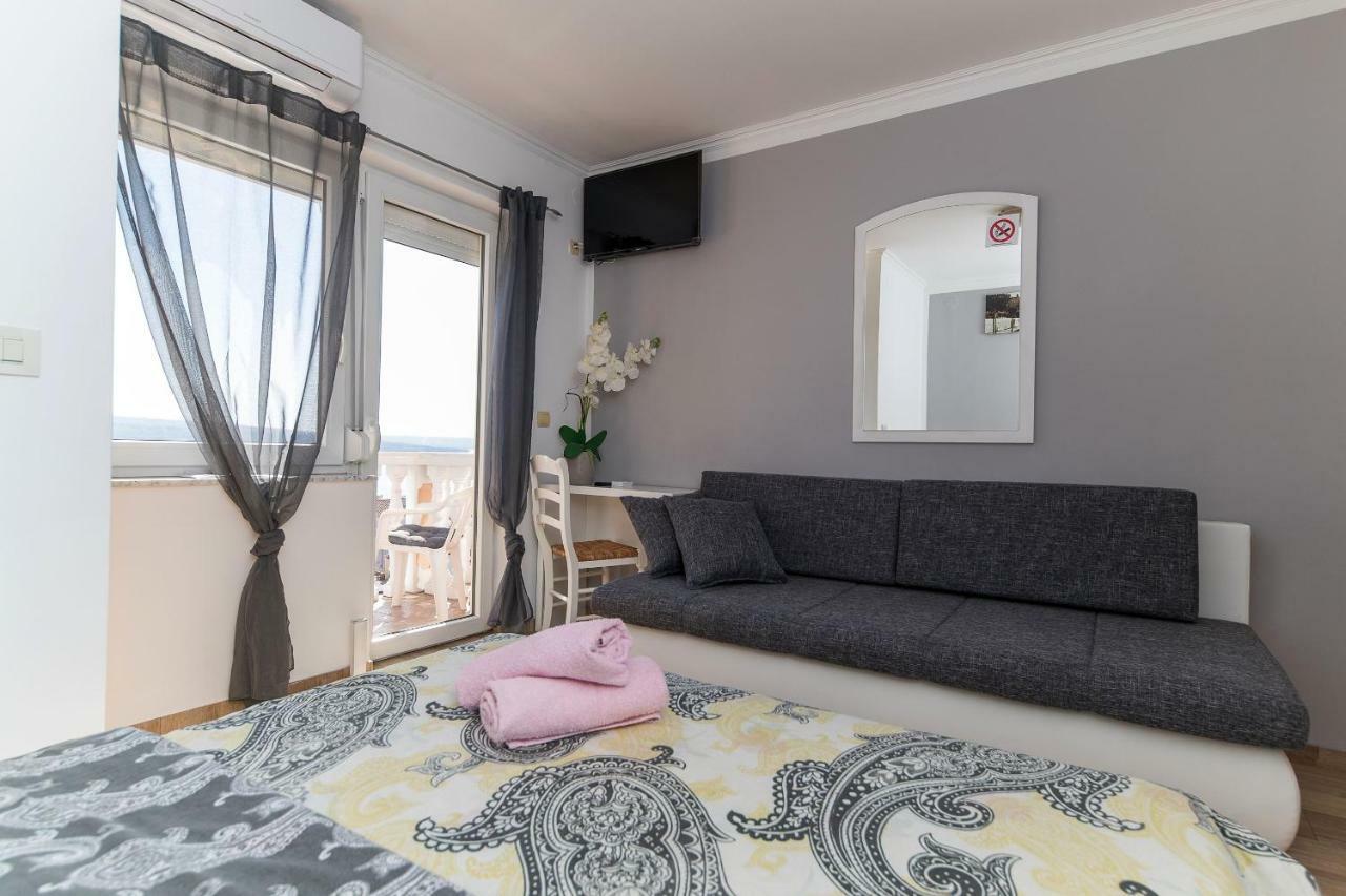 Guest House Berto Crikvenica Εξωτερικό φωτογραφία